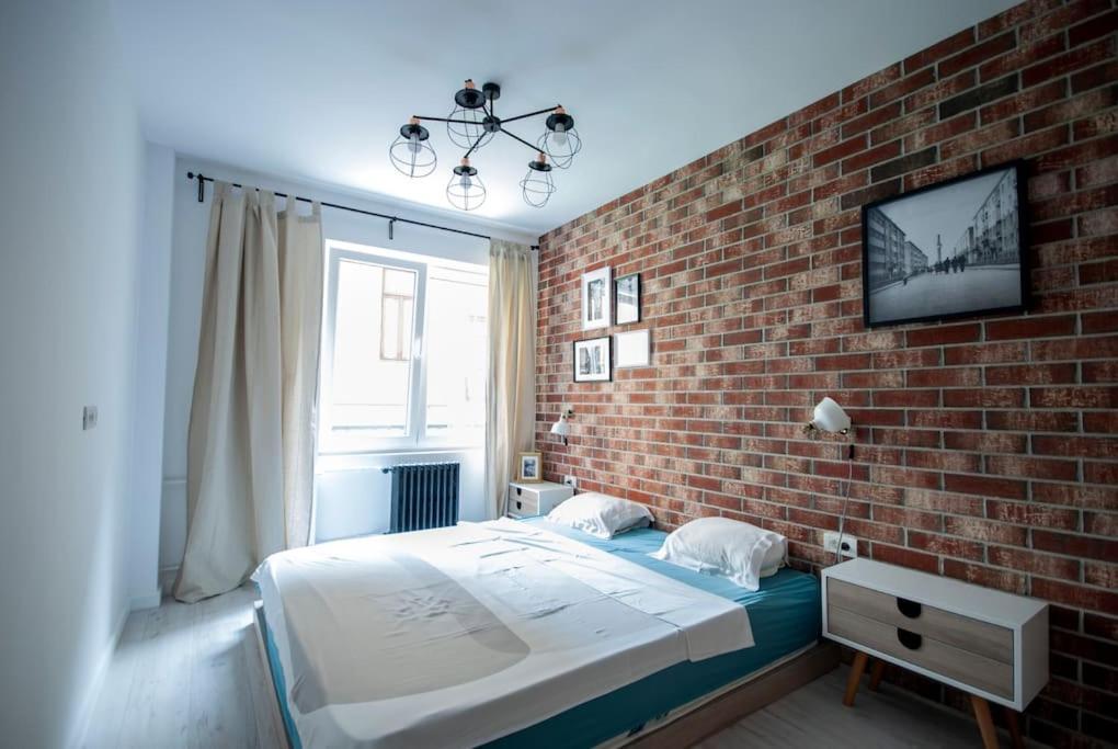 Retro Midtown Apartment Бухарест Экстерьер фото